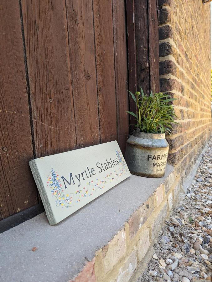 Myrtle Stables - Converted, Self-Contained, Countryside Hernhill 외부 사진
