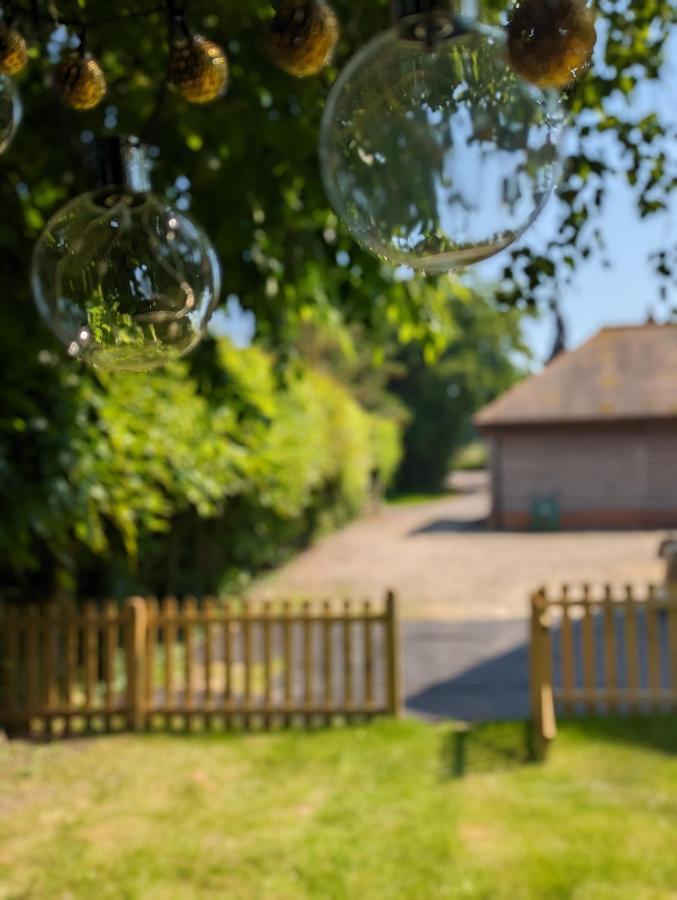 Myrtle Stables - Converted, Self-Contained, Countryside Hernhill 외부 사진